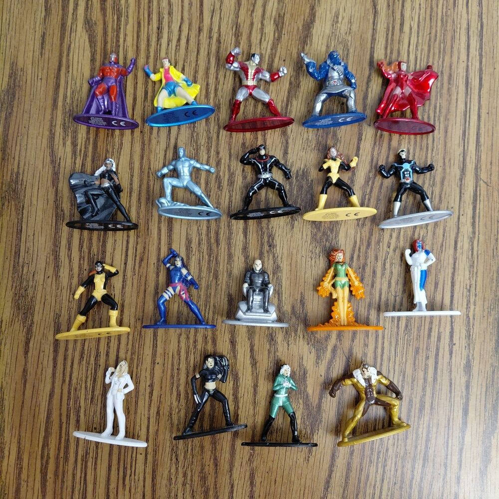 Jada Toys Marvel Nano Metalfigs MiniFigures DieCast Metal Lot 19 Figures Used
